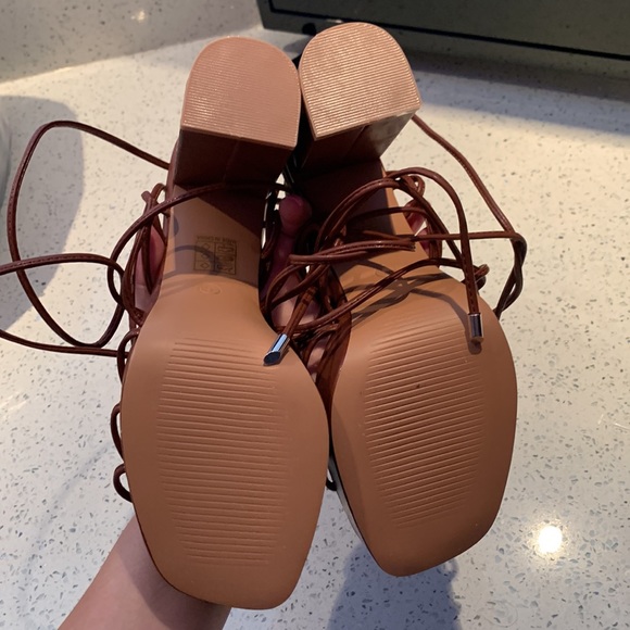 pretty little thing block platform heeled sandals - Picture 3 of 3